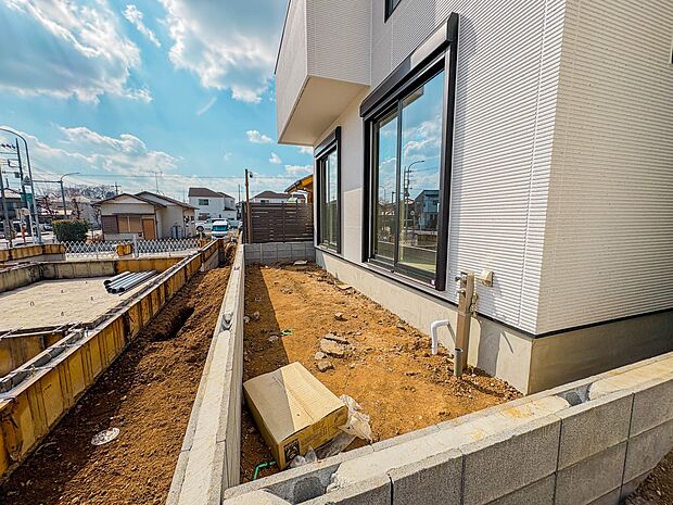 【庭】プランター等をおいてガーデニングが楽しめます。