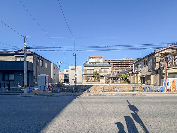 【外観】家族の温かさと陽光の暖かさ、楽しい毎日と明るい未来を予感させる「空間が織り成すひとつ先の住み心地」を演出します。