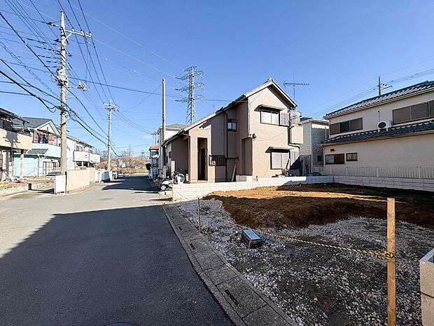 【前面道路5.9ｍ】車の通行が少ないので、静かな住環境を維持することができます。