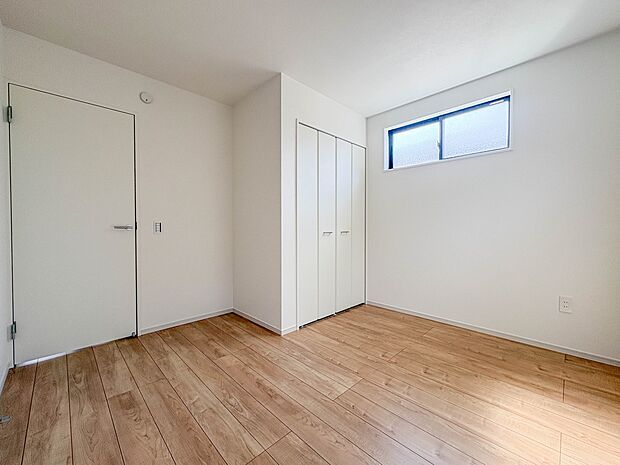 1号棟【洋室5.3帖】充実した生活は伸びやかな居室空間から始まります。快適に・伸びやかに。心の潤いを求める方々へ。