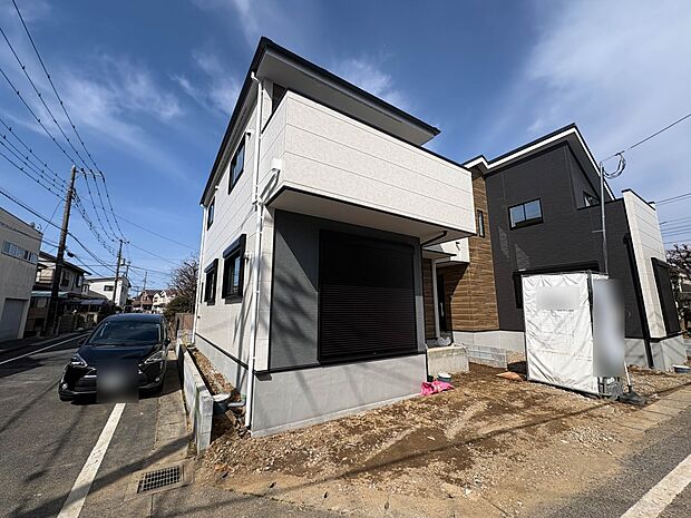 2号棟【現地外観】こちらの物件に少しでもご興味がありましたら、お気軽にお電話下さい。ネット上で「見えない物」「わからない事」でも、実際にご見学いただくことで、手に取るようにおわかりいただける…