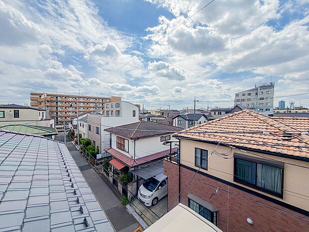 【眺望】少し優雅に、眺望の良い部屋で新生活をしてみませんか?眺望や窓からの景色が良いと、家で過ごす時間も快適です。
