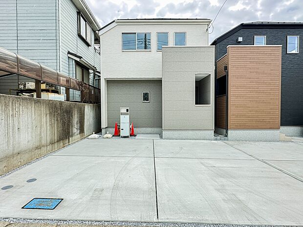 【外観】家族の温かさと陽光の暖かさ、楽しい毎日と明るい未来を予感させる「空間が織り成すひとつ先の住み心地」を演出します。