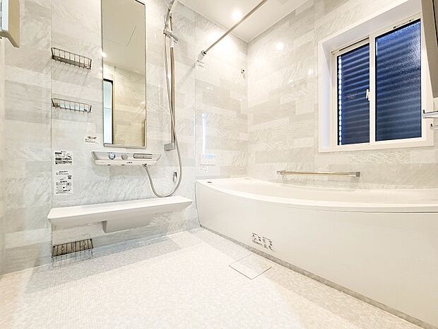 1号棟【浴室】一日の疲れを癒してくれるお風呂空間。使いやすさと上質な質感を両立して、単なる習慣から特別な時間に変わるはず。