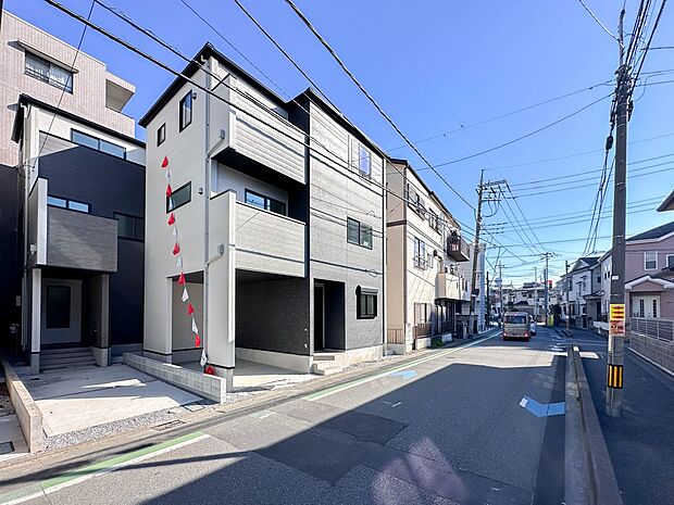 3号棟【外観】省エネラベル発行!南西向きで採光が確保された間取り設計