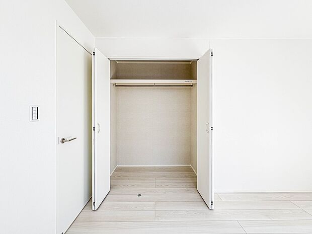 【収納】各部屋を最大限に広く使って頂ける様、全居住スペースに収納付。プライベートルームはゆったりと快適に。