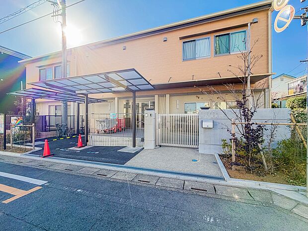 幼稚園・保育園 120m さいたま市立鈴谷西保育園(鈴谷西保育園(中央区鈴谷7丁目、静かな住宅街にある、園庭、園舎ともに南向きに面した保育園。与野本町駅から徒歩約11分、南与野駅から徒歩約1…