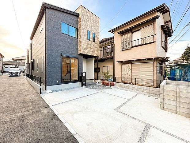 【外観】家族の温かさと陽光の暖かさ、楽しい毎日と明るい未来を予感させる「空間が織り成すひとつ先の住み心地」を演出します。