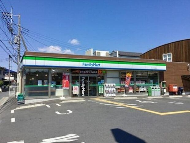 コンビニ 430m ファミリーマートさいたま佐知川店