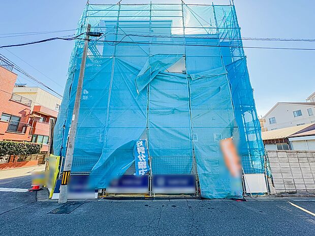 【外観】家族の温かさと陽光の暖かさ、楽しい毎日と明るい未来を予感させる「空間が織り成すひとつ先の住み心地」を演出します。