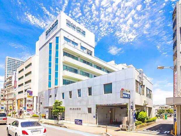 病院 1400m 藤村病院(上尾市仲町1丁目、上尾駅東口から徒歩約5分の場所に位置する病院。「地域にやさしい安心、信頼の医療と介護」を理念に掲げています。有料駐車場有り。)