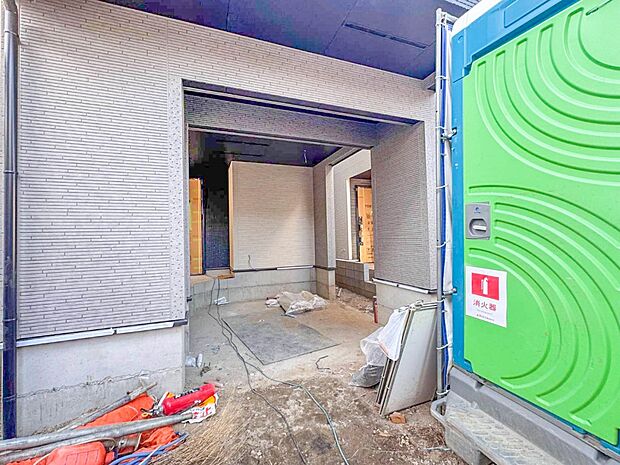 【駐車場】ビルトインガレージなら「野ざらし、雨ざらし、吹きさらし」になりません。汚れやいたみは減り、車の掃除もラクになります。