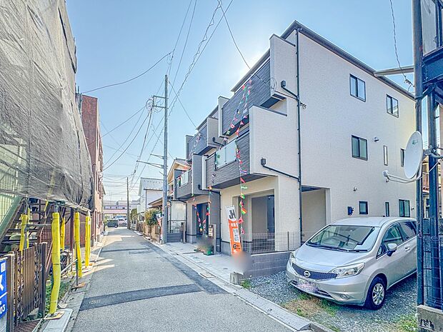 【前面道路4M】車の通行が少ないので、静かな住環境を維持することができます。