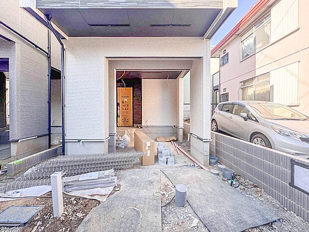 【駐車場】ビルトインガレージなら「野ざらし、雨ざらし、吹きさらし」になりません。汚れやいたみは減り、車の掃除もラクになります。