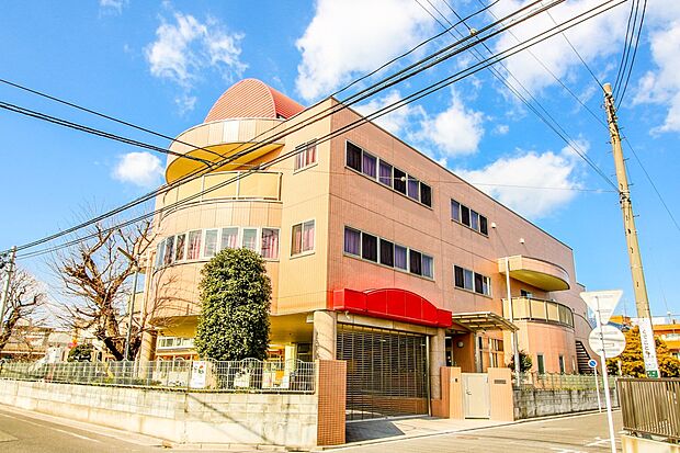 幼稚園・保育園 140m 浦和若竹幼稚園(【浦和若竹幼稚園】あかるく、仲良く、たくましく。「心の通った保育」を目指す、「のびのび遊べる広い園庭」が自慢の幼稚園。所在地は南区根岸3丁目。送迎バ…