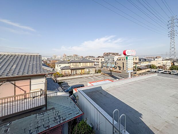 【眺望】眺望や窓からの景色が良いと、家で過ごす時間も快適です。