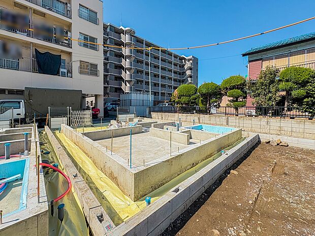 【外観】家族の温かさと陽光の暖かさ、楽しい毎日と明るい未来を予感させる「空間が織り成すひとつ先の住み心地」を演出します。