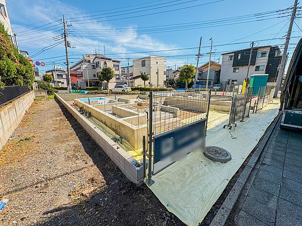 【前面道路】車の通行が少ないので、静かな住環境を維持することができます。