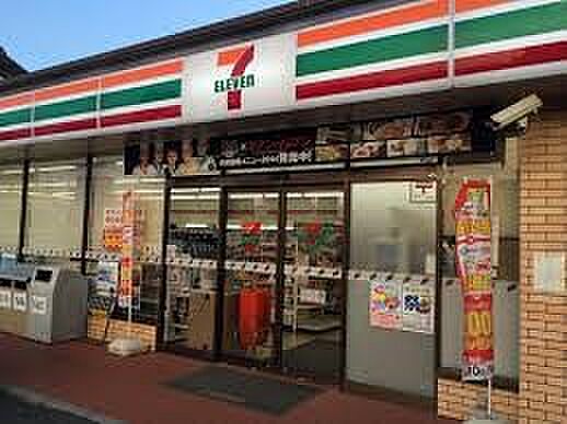 コンビニ 224m セブンイレブン蕨中央3丁目店(セブンイレブンは近くて便利を掲げています。近くとは、心の近さ。便利とはモノが期待以上の品質でお客さまに届くこと。セブン銀行など新しいサービス…