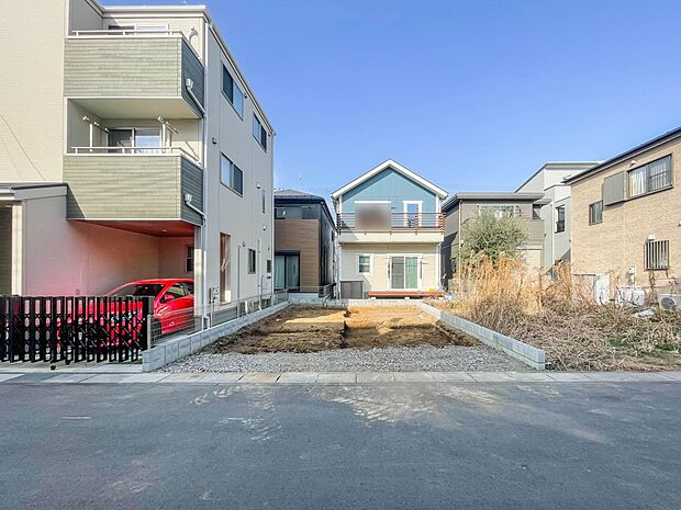 【前面道路】車の通行が少ないので、静かな住環境を維持することができます。