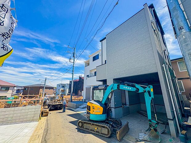 【前面道路】車の通行が少ないので、静かな住環境を維持することができます。