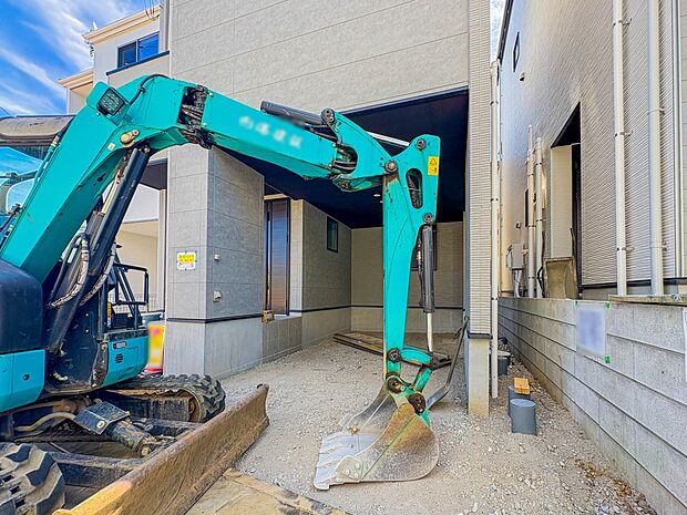 【駐車場】毎日の生活にマイカーが必須という方は、購入を検討する際、駐車場があることは大事な条件です。毎日の通勤や家族の送迎、買い物やお出かけなどクルマのある暮らしを満喫したい方は要チェック。…