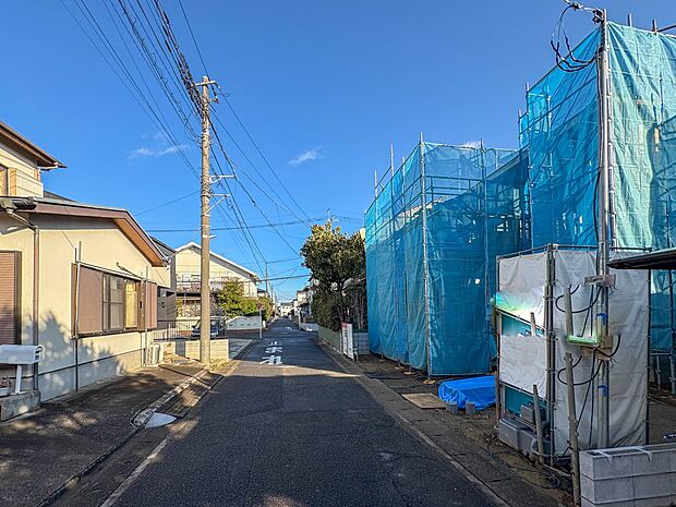 【前面道路】車の通行が少ないので、静かな住環境を維持することができます。