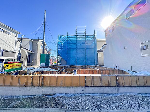 【前面道路】車の通行が少ないので、静かな住環境を維持することができます。