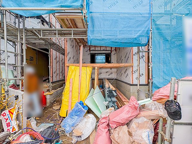 【駐車場】毎日の生活にマイカーが必須という方は、購入を検討する際、駐車場があることは大事な条件です。毎日の通勤や家族の送迎、買い物やお出かけなどクルマのある暮らしを満喫したい方は要チェック。…