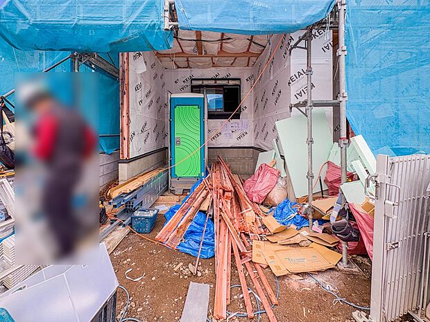 【駐車場】毎日の生活にマイカーが必須という方は、購入を検討する際、駐車場があることは大事な条件です。毎日の通勤や家族の送迎、買い物やお出かけなどクルマのある暮らしを満喫したい方は要チェック。…