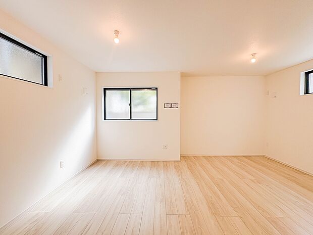 【洋室5.4帖】充実した生活は伸びやかな居室空間から始まります。快適に・伸びやかに。心の潤いを求める方々へ。
