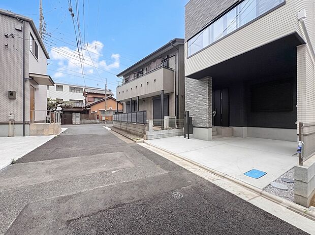 【外観】家族の温かさと陽光の暖かさ、楽しい毎日と明るい未来を予感させる「空間が織り成すひとつ先の住み心地」を演出します。