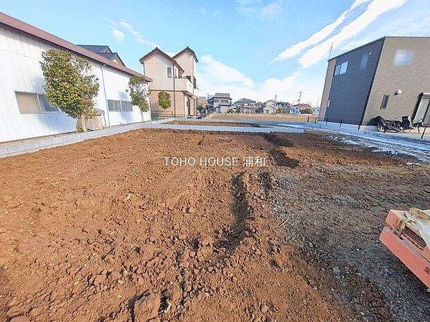 2号棟【外観】こちらの物件が少しでも気になるようでしたら、お気軽にお問合せください。人生でいちばん大きなお買い物ですので、ゆっくりご見学ください。ネット上の画像と実際の見学では、リアル感がま…