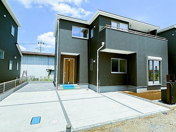 2号棟【外観】陽当りや通風性など各所に施された工夫で住みやすさを実現。部屋の大きさや周辺環境・街並など、資料には掲載していない情報が現地にはたくさんございます。是非ご確認下さい。