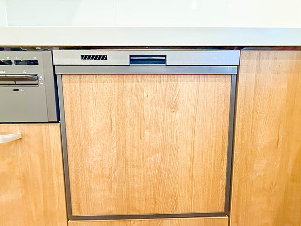 【ビルトイン食器洗浄乾燥機】食器洗いのわずらわしさから開放してくれる嬉しい設備。