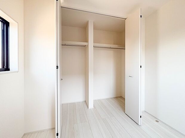 【収納】各部屋を最大限に広く使って頂ける様、全居住スペースに収納付。プライベートルームはゆったりと快適に。