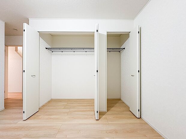 【収納】各部屋を最大限に広く使って頂ける様、全居住スペースに収納付。プライベートルームはゆったりと快適に。