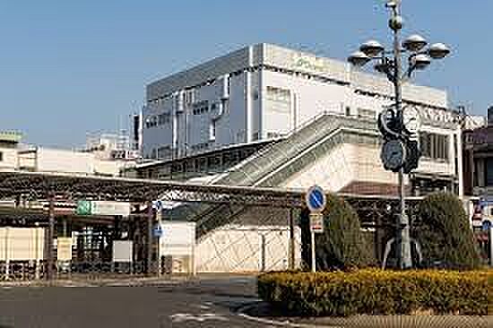 駅 1040m 西川口駅(1954年に開業した西川口駅。現在はJR京浜東北線の停車駅です。東口側に駅ビルbeans西川口が併設されており、駅前には東武ストア、イオンモールなどがあります。都心…