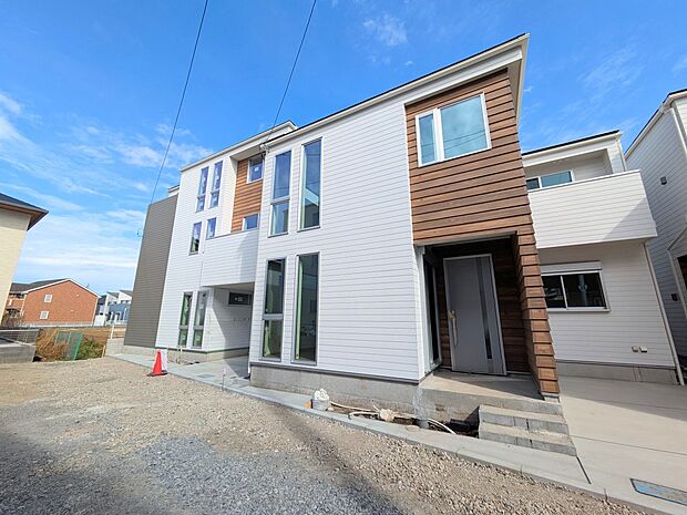 家は一生のお買物。自分ならではの家族ならではの、家にしたい。書斎を設ける。子どものプレイングルームを設ける。趣味のオーディオルームを設置する。夢を追うオンリーワンの家です。