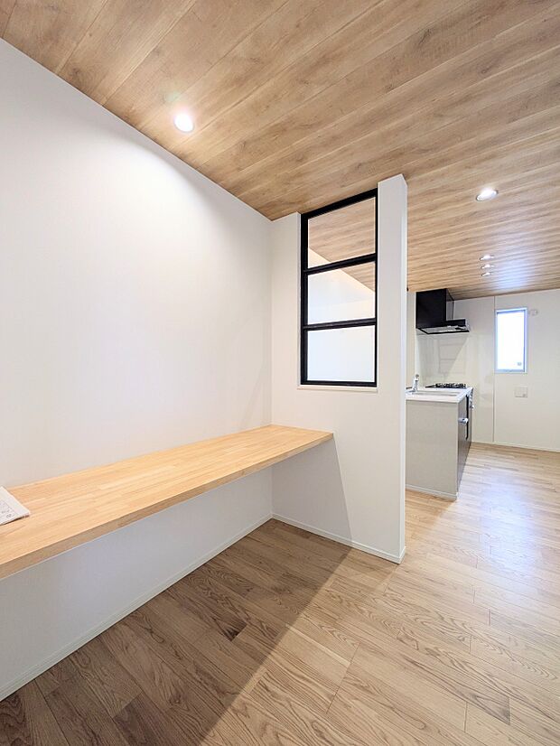 スタディーカウンターがあるので、勉強するお子様を見守れます。