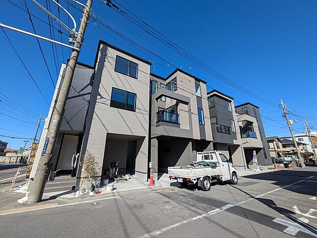 【前面道路】車の通行が少ないので、静かな住環境を維持することができます。
