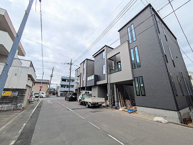 【前面道路】車の通行が少ないので、静かな住環境を維持することができます。