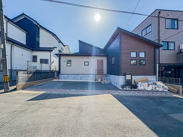 【外観】こちらの物件が少しでも気になるようでしたら、お気軽にお問合せください。人生でいちばん大きなお買い物ですので、ゆっくりご見学ください。ネット上の画像と実際の見学では、リアル感がまるで違…