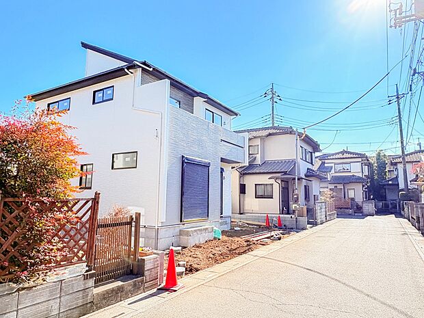 【前面道路約5M】車の通行が少ないので、静かな住環境を維持することができます。