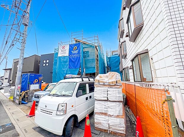 【外観】こちらの物件に少しでもご興味がありましたら、お気軽にお電話下さい。ネット上で「見えない物」「わからない事」でも、実際にご見学いただくことで、手に取るようにおわかりいただけるはずです。…