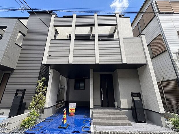 家族の温かさと陽光の暖かさ、楽しい毎日と明るい未来を予感させる「空間が織り成すひとつ先の住み心地」を演出します。