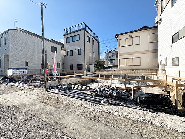 【外観】こちらの物件に少しでもご興味がありましたら、お気軽にお電話下さい。ネット上で「見えない物」「わからない事」でも、実際にご見学いただくことで、手に取るようにおわかりいただけるはずです。…
