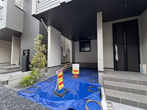 【駐車場】毎日の生活にマイカーが必須という方は、購入を検討する際、駐車場があることは大事な条件です。毎日の通勤や家族の送迎、買い物やお出かけなどクルマのある暮らしを満喫したい方は要チェック。…