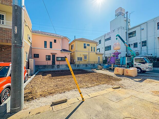 【外観】家族の温かさと陽光の暖かさ、楽しい毎日と明るい未来を予感させる「空間が織り成すひとつ先の住み心地」を演出します。