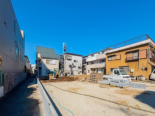 【外観】家族の温かさと陽光の暖かさ、楽しい毎日と明るい未来を予感させる「空間が織り成すひとつ先の住み心地」を演出します。